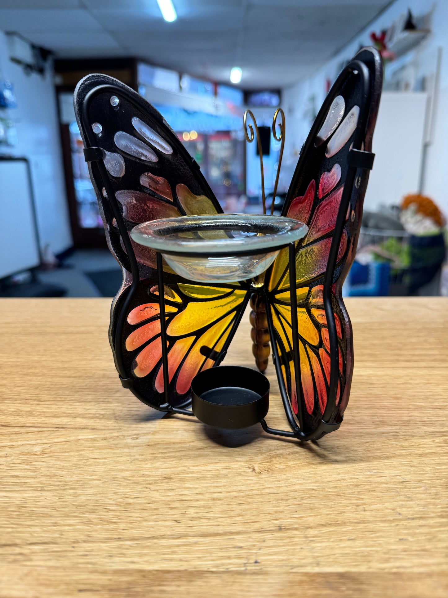 Butterfly tealight burner