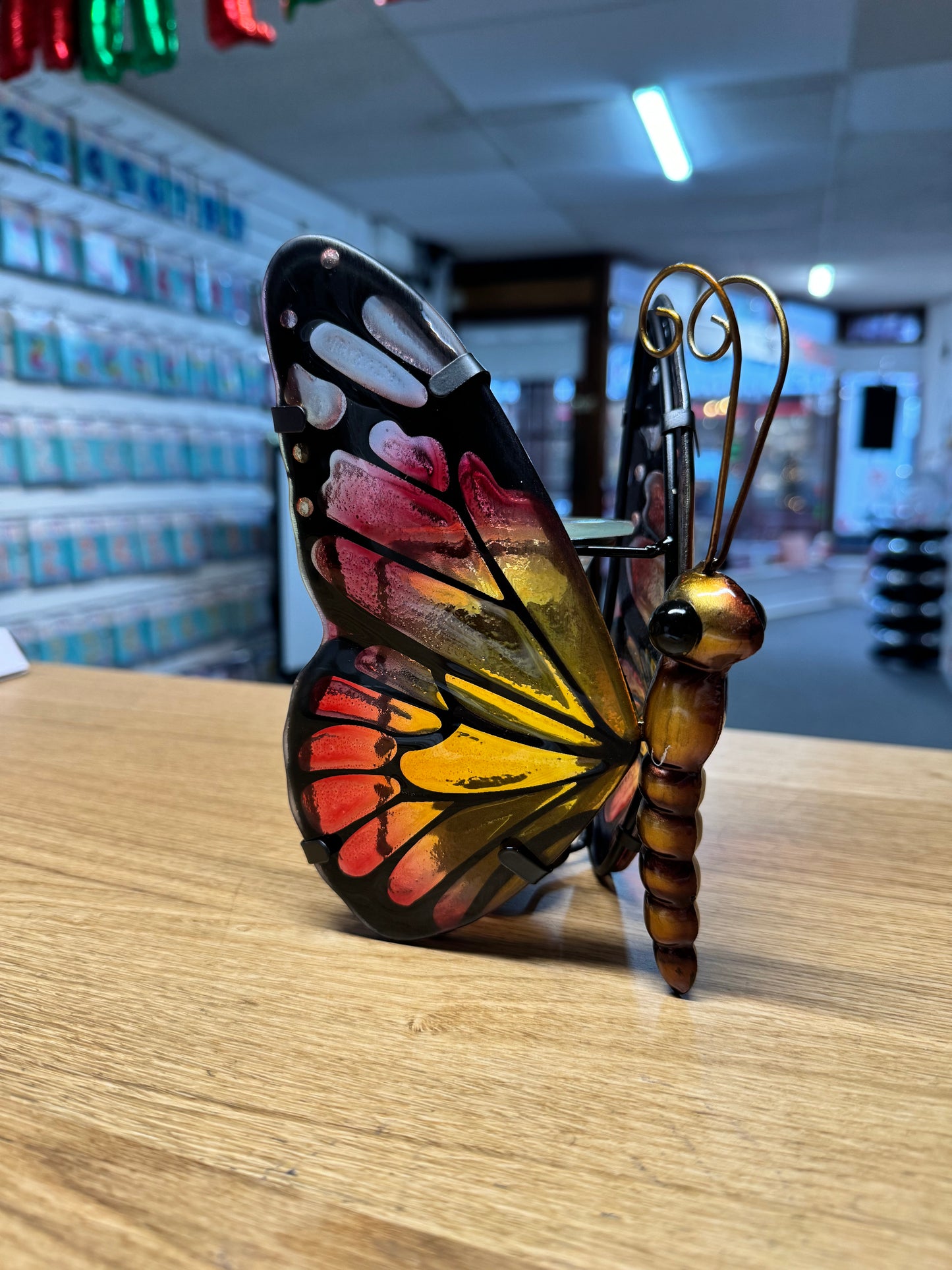 Butterfly tealight burner